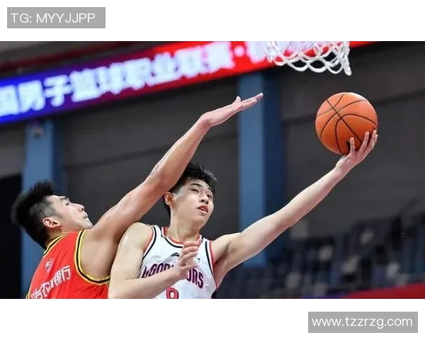 中国最阳刚足球明星的传奇故事与拼搏精神解析 中国最阳刚足球明星的传奇故事与拼搏精神解析