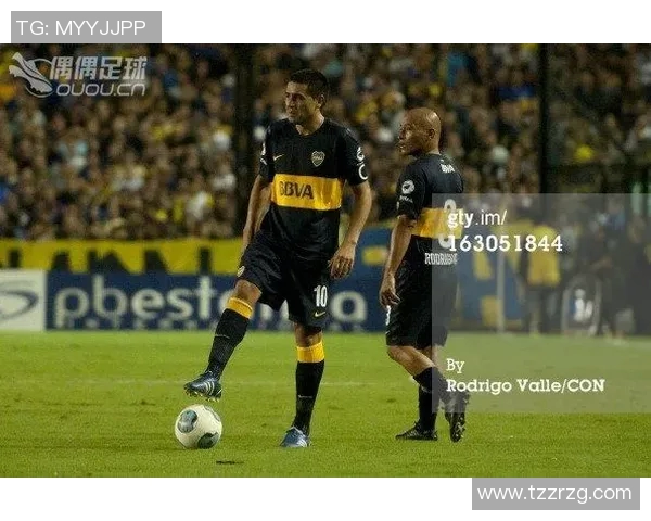 费尔茨足球明星的传奇故事与成就解析