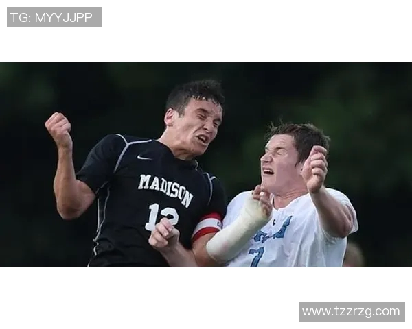 老大爷与足球明星的奇妙邂逅：一场跨越年龄的足球梦